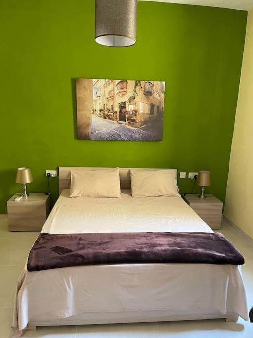 Sunset Apt Modern 1 Bedroom Apt Near The Beach Birżebbuġa Eksteriør bilde