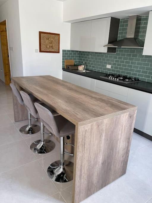 Sunset Apt Modern 1 Bedroom Apt Near The Beach Birżebbuġa Eksteriør bilde