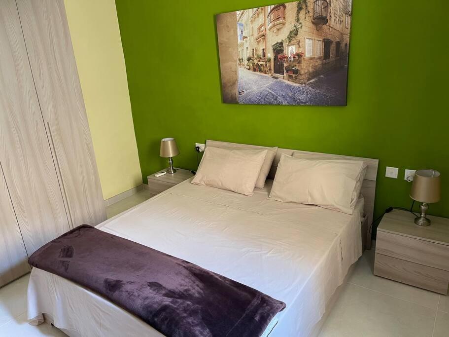 Sunset Apt Modern 1 Bedroom Apt Near The Beach Birżebbuġa Eksteriør bilde