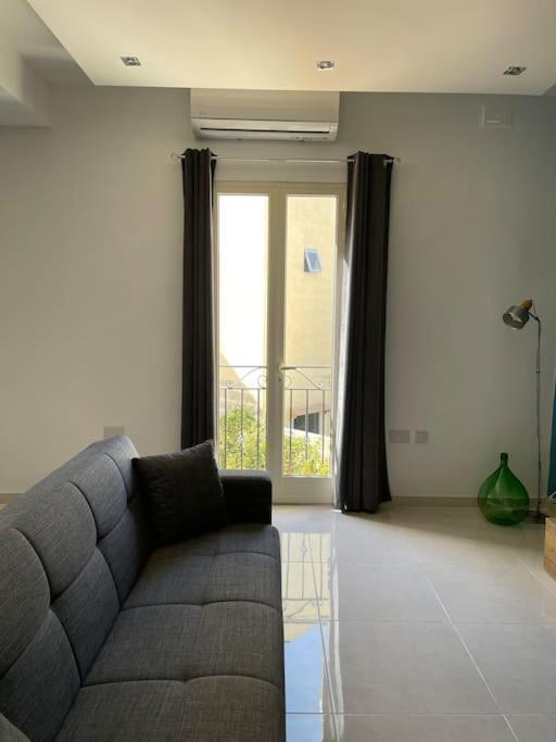Sunset Apt Modern 1 Bedroom Apt Near The Beach Birżebbuġa Eksteriør bilde